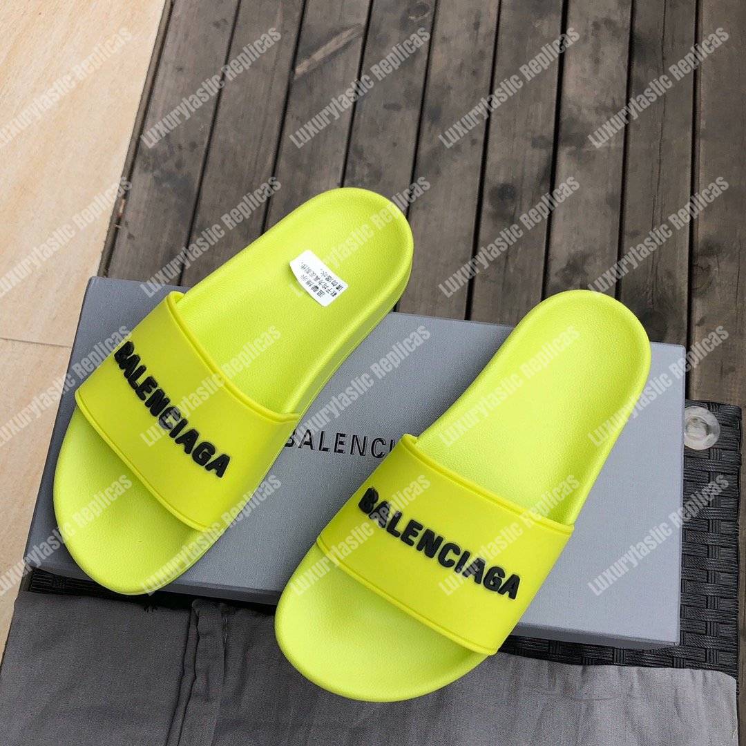 Ba*len*cia*ga pool slide sandal lime