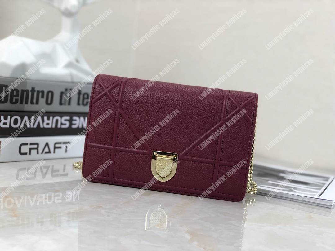 D*orama calfskin clutch red