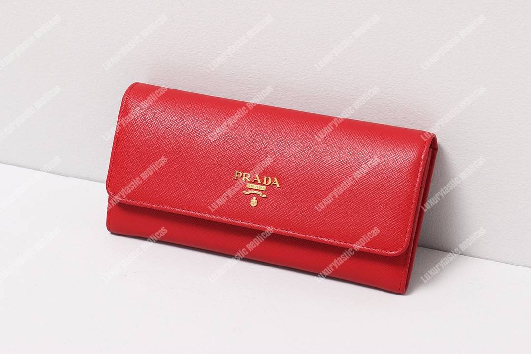 Pra*a leather wallet red