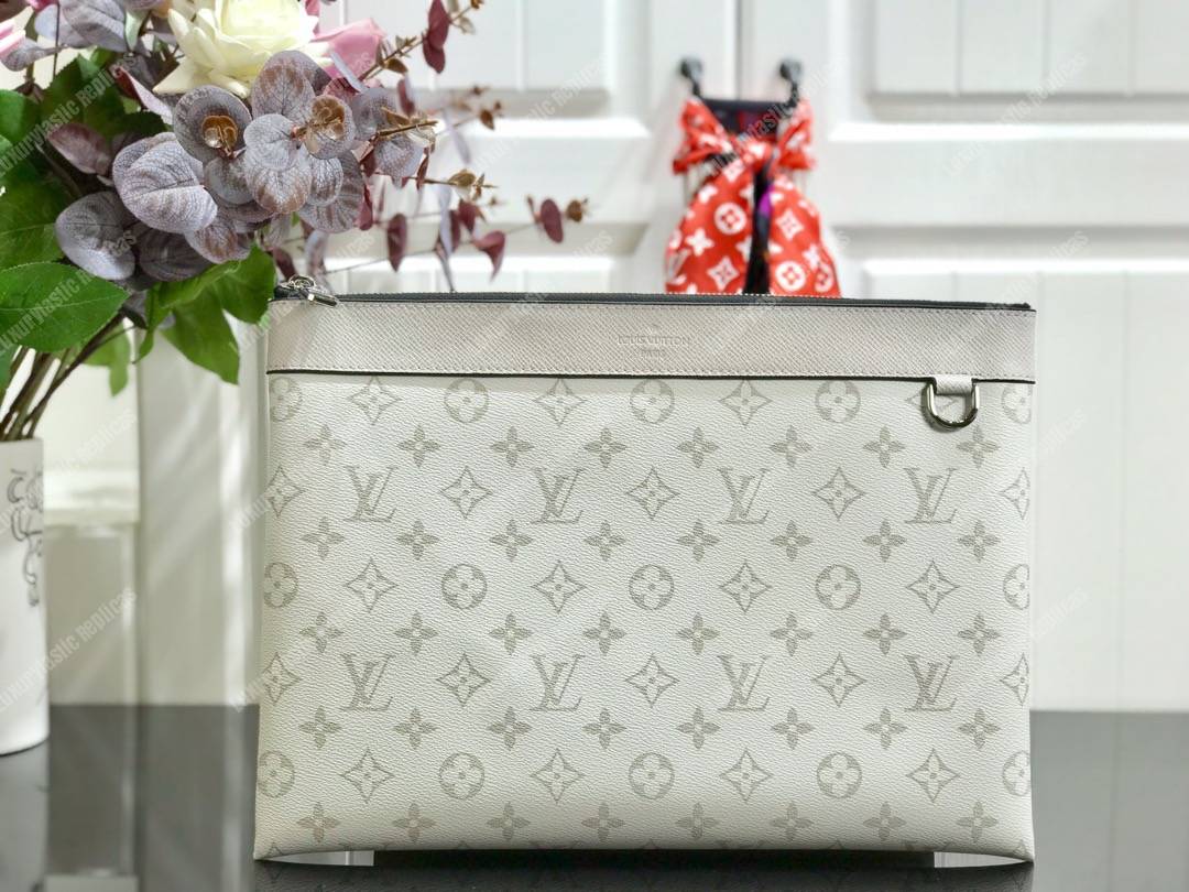 LV Discovery Pochette Monogram White