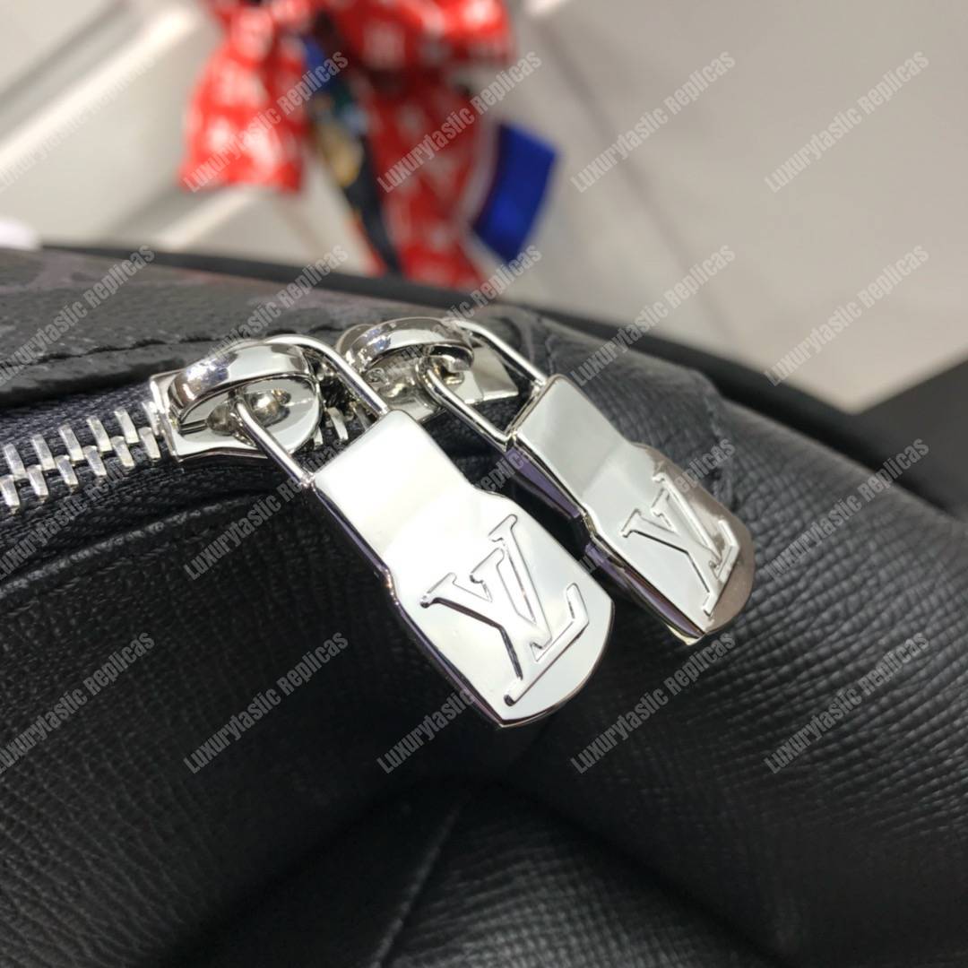 LV Discovery Backpack PM Taiga Leather Monogram Noir