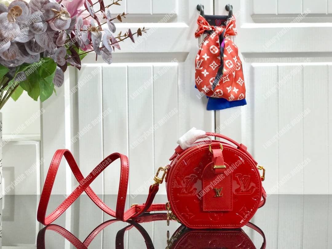 LV Mini Boîte Chapeau Rouge