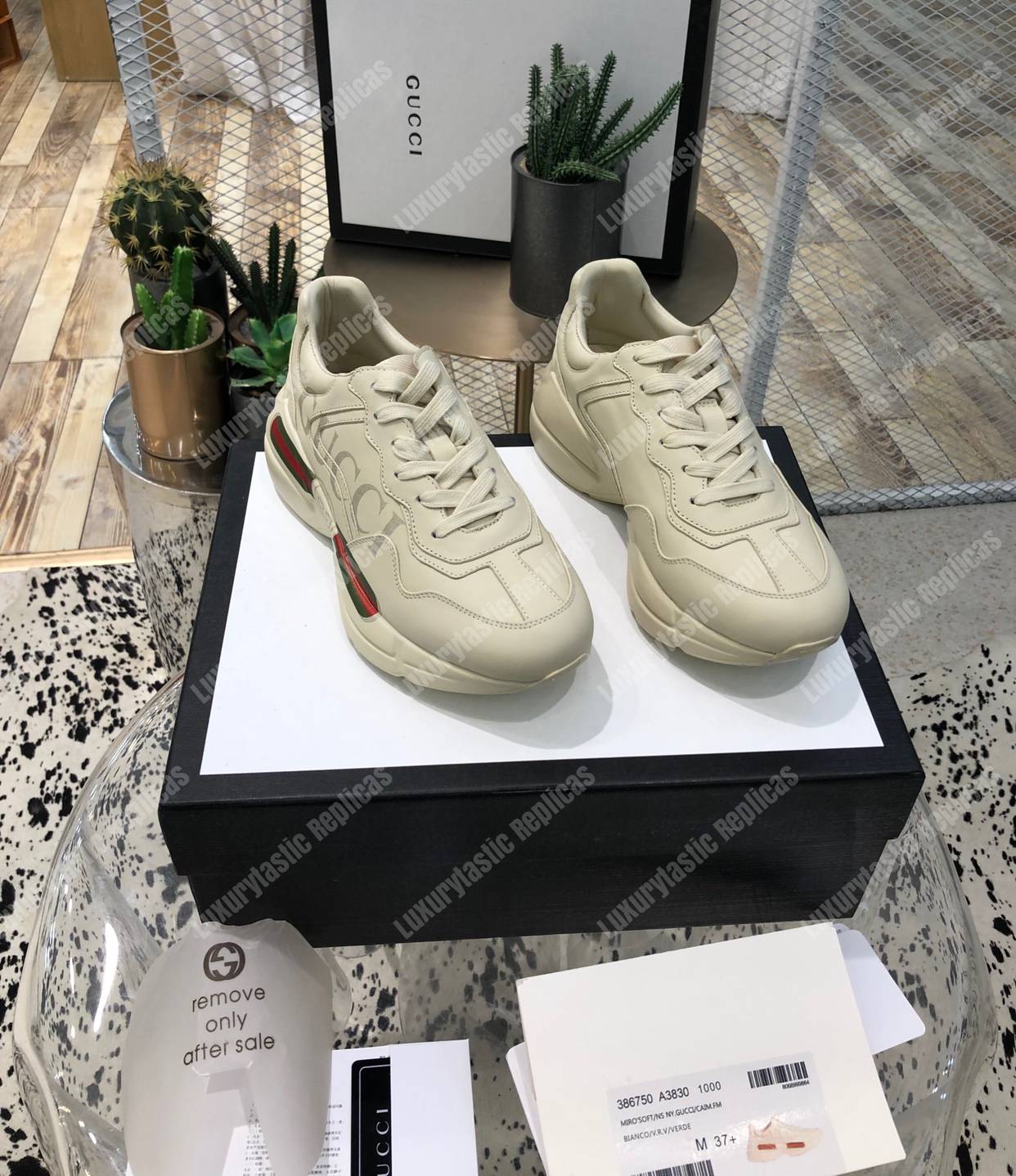 G*u*i rhyton G*u*i logo leather sneaker